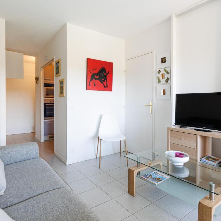 Entre Foret et Ocean - Two-Bedroom Deluxe Apartment with Garden View - 12