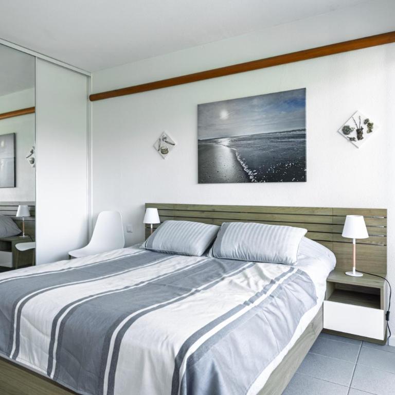 Entre Foret et Ocean - Two-Bedroom Deluxe Apartment with Garden View - 19
