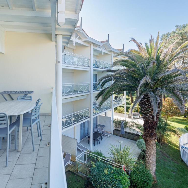 Entre Foret et Ocean - Two-Bedroom Deluxe Apartment with Garden View - 6