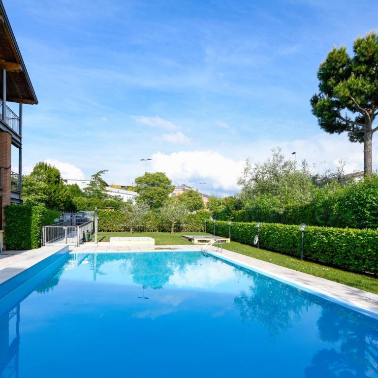 Loft Soppalcato con Patio, Piscina e Parcheggio - Appartamento con 1 Camera da Letto - 5