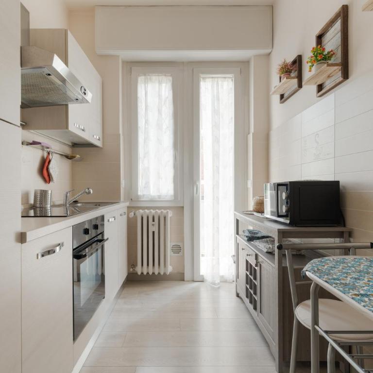 GuestHost - Balcony Flat X3 Linate Airport MM4 - Appartamento con 2 Camere da Letto - 50