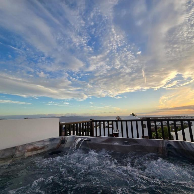 Luxury Villa With A Dream View - Villa with Sea View - 34