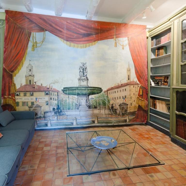 Unique & artistic country house, close to Aix - Villa - 5