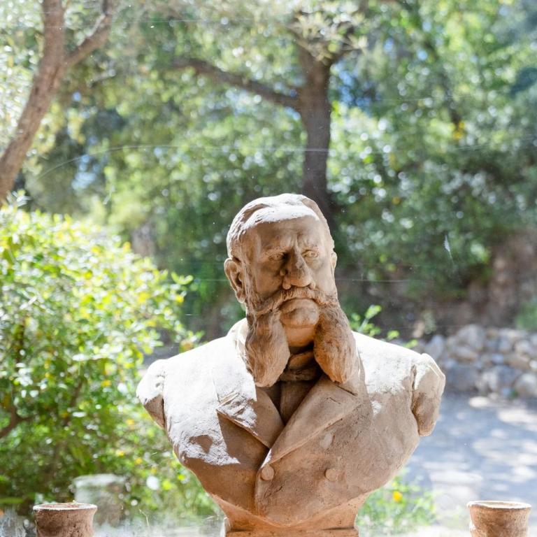Unique & artistic country house, close to Aix - Villa - 8