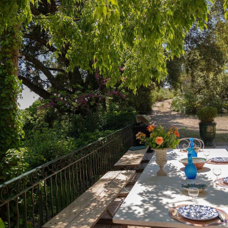 Unique & artistic country house, close to Aix - Villa - 10