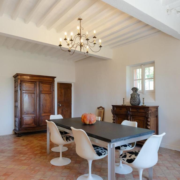 Unique & artistic country house, close to Aix - Villa - 29