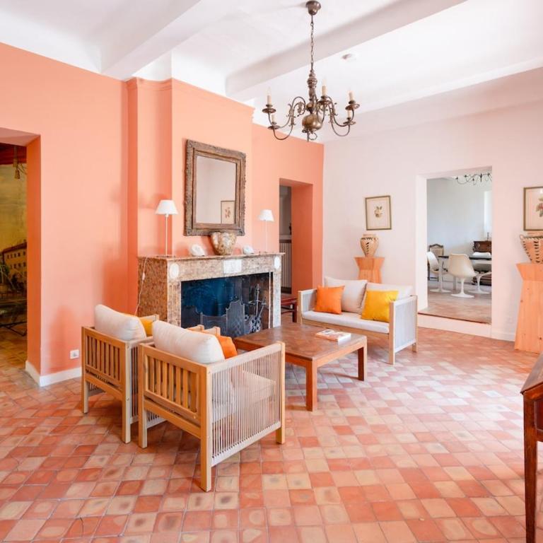 Unique & artistic country house, close to Aix - Villa - 43