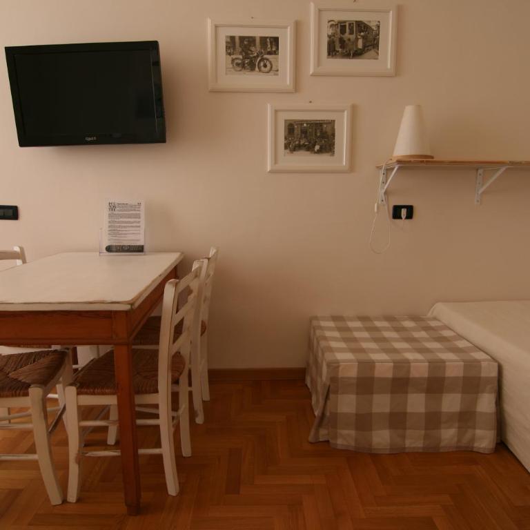 Miltontre Guest House - Triple Room with Private Bathroom - 13
