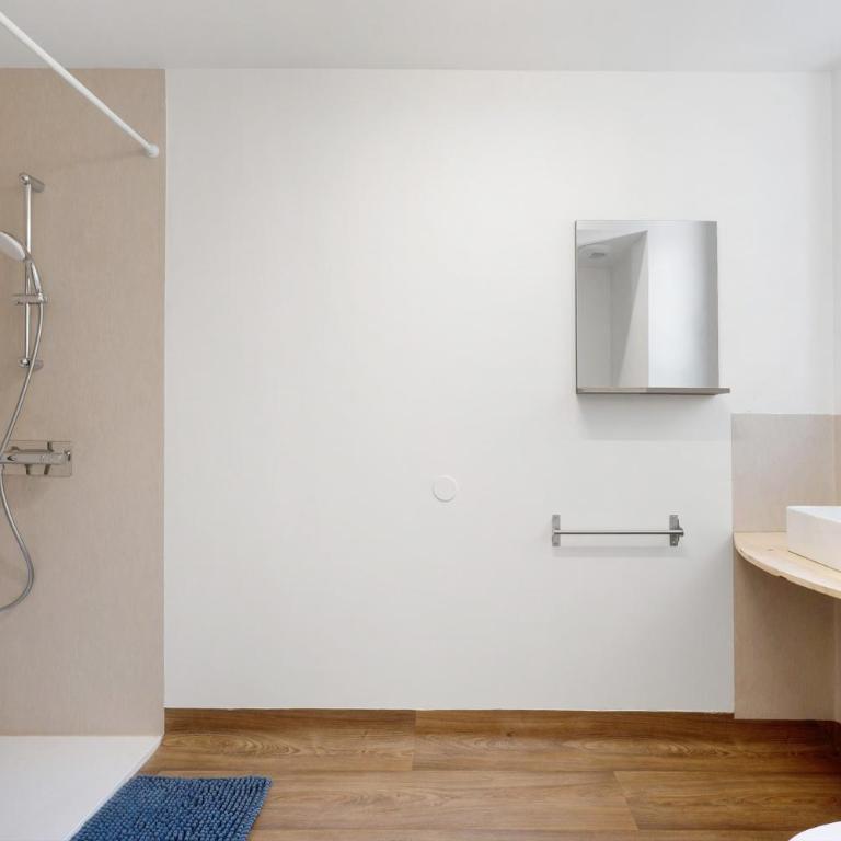 L'auberge le Toit Vert - Chambre Double - Accessible aux Personnes à Mobilité Réduite - 8