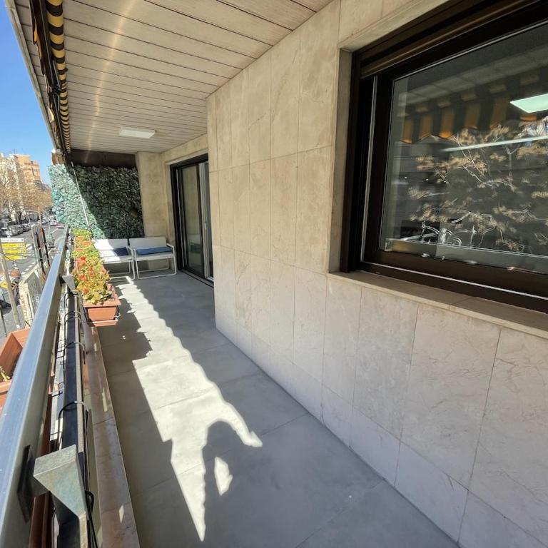 Luxury home at center - Three-Bedroom Premium Apartment - 7