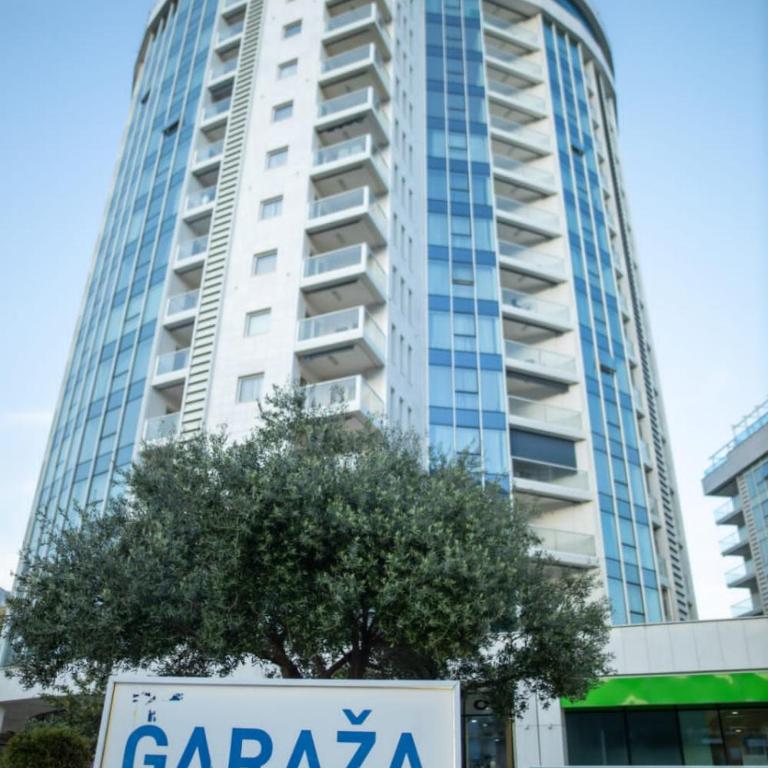 Amazing views luxury apartments in hotel Tre canne with free garage parking - One-Bedroom Apartment - 11
