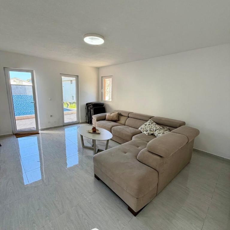 FERIENHAUS in Dobra Voda !! Pool & Dachterrasse - Vacation Home - 9