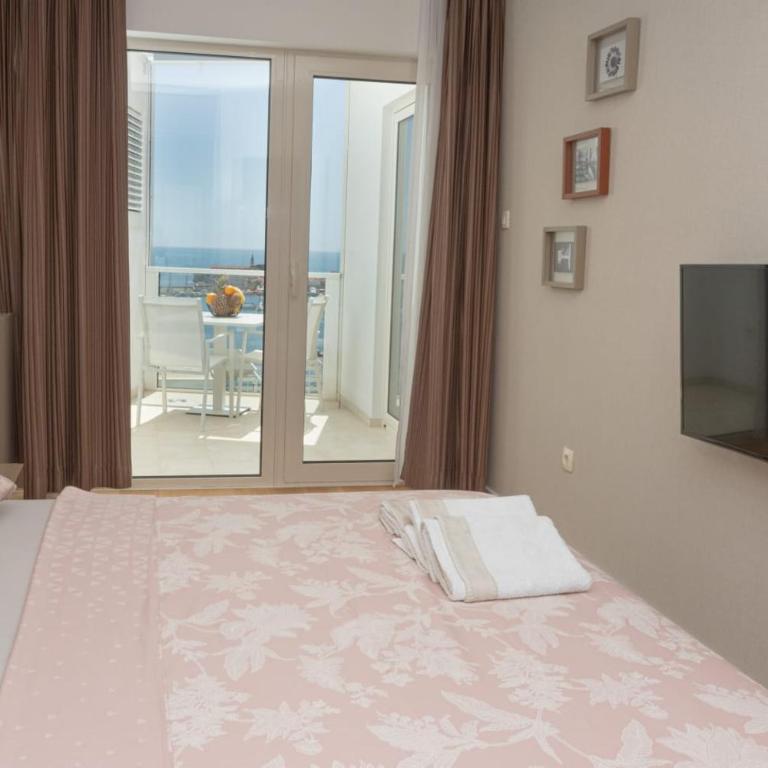 Amazing views luxury apartments in hotel Tre canne with free garage parking - One-Bedroom Apartment - 32