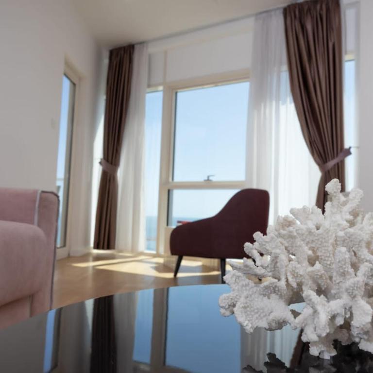 Amazing views luxury apartments in hotel Tre canne with free garage parking - One-Bedroom Apartment - 35