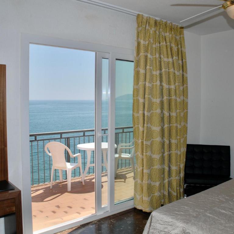 Hotel Grifeu y Restaurant - Costa Brava - Habitación Doble con balcón y vistas al mar - 7