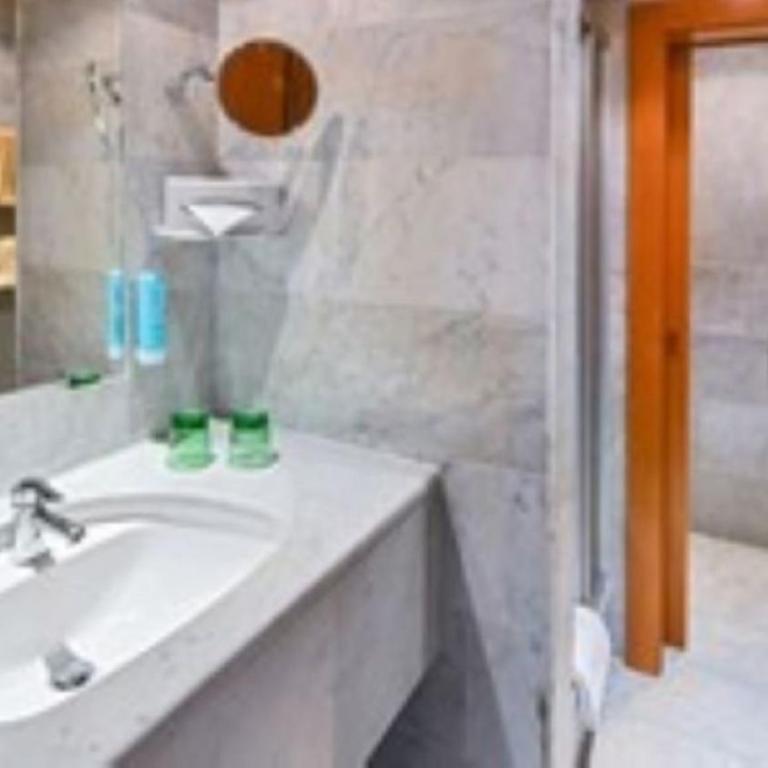 Terrassenhotel Reichmann - Comfort Doppelzimmer mit Balkon - 2