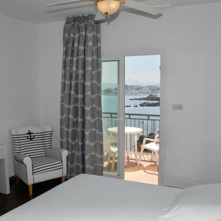 Hotel Grifeu y Restaurant - Costa Brava - Habitación Familiar con balcón - 5
