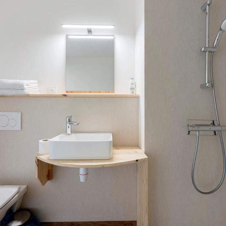 L'auberge le Toit Vert - Chambre Double - Accessible aux Personnes à Mobilité Réduite - 9
