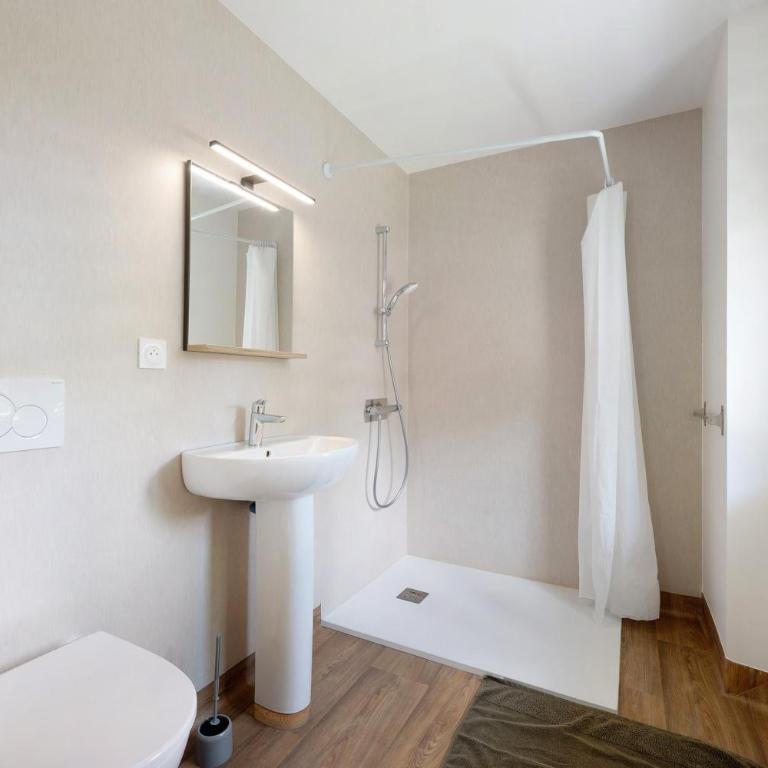 L'auberge le Toit Vert - Chambre Double - Accessible aux Personnes à Mobilité Réduite - 8