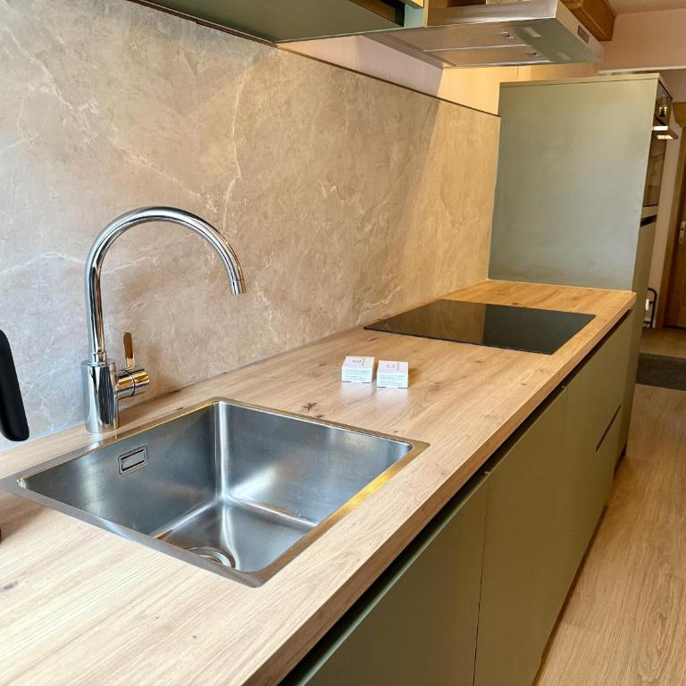 Dolomites Red Heart Lake View - Appartamento con Vista Lago - 14
