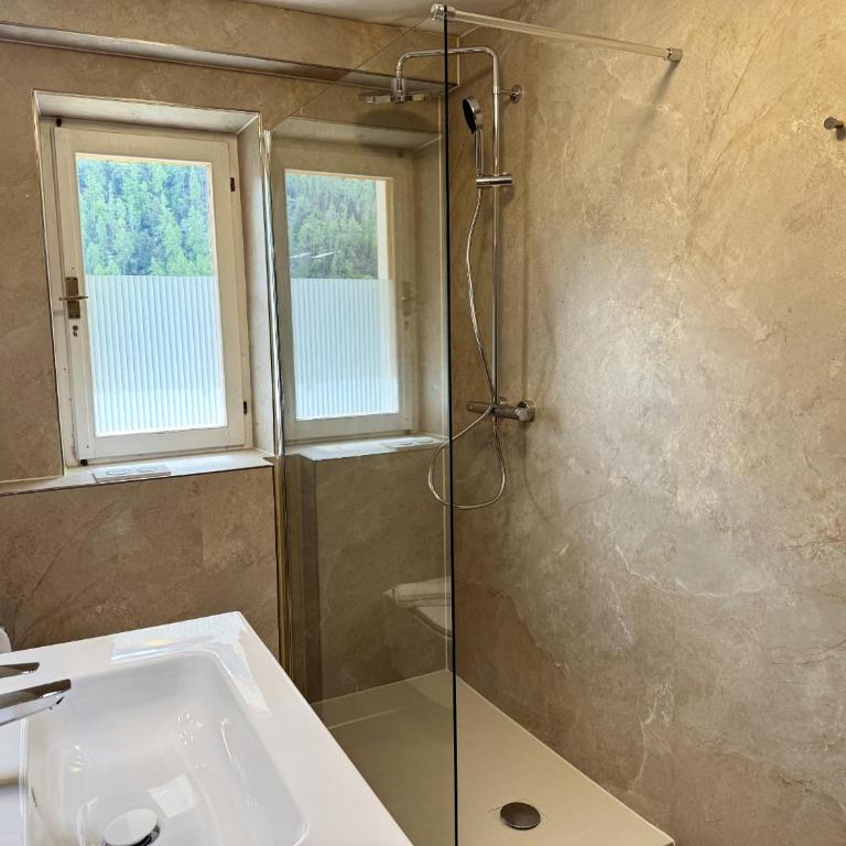 Dolomites Red Heart Lake View - Appartamento con Vista Lago - 29