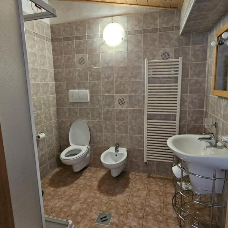 Albergo passo Brocon - Standard Zweibettzimmer mit Bergblick - 7