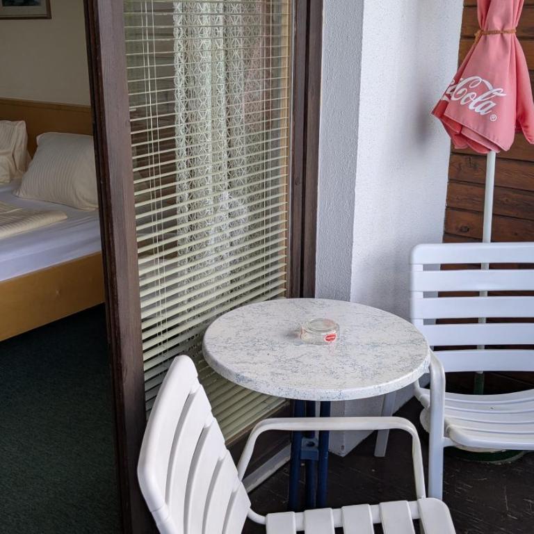 Hotel Garni Vindobona - Doppelzimmer mit Zustellbett - 4