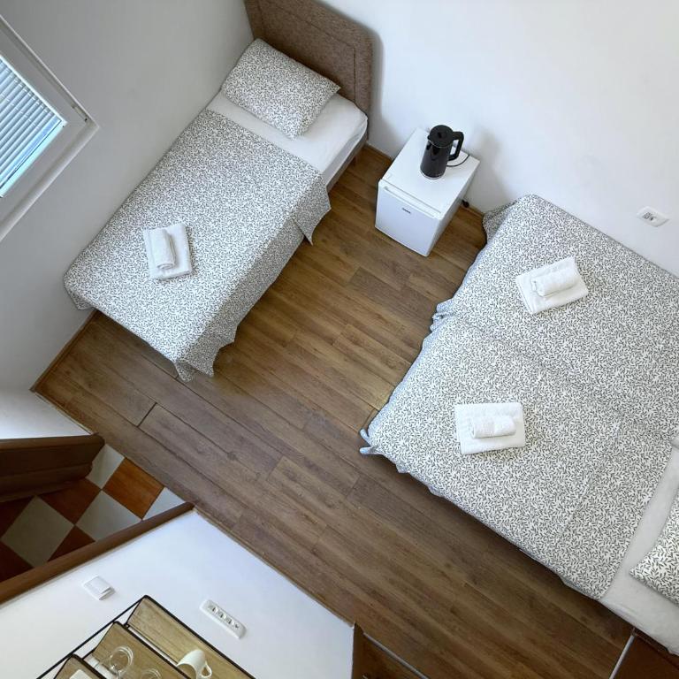 Villa Sara Wellness, Bar, Sutomore - Trokrevetna Soba sa Kupatilom - 1