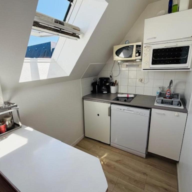 Nice Flat 2 Steps From The Beach - 2 bedrooms - Apartment - 9