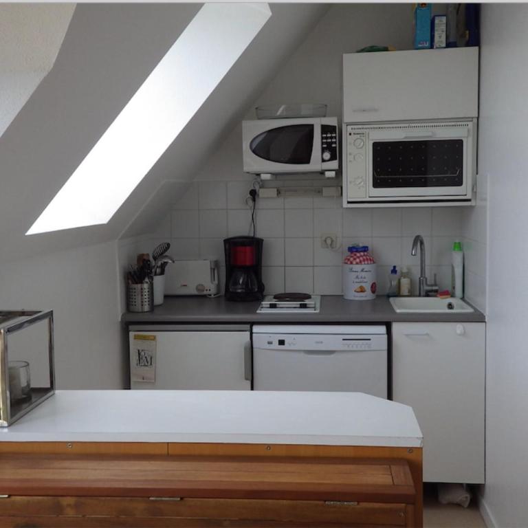 Nice Flat 2 Steps From The Beach - 2 bedrooms - Apartment - 12