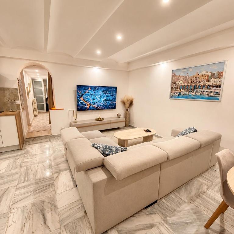 Quiet Private Apartment - 2min Train Station - 5min Palais Croisette - Private entrance - Appartement 2 Chambres avec Terrasse - 25