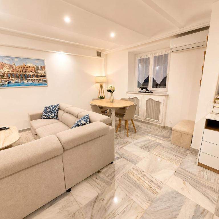 Quiet Private Apartment - 2min Train Station - 5min Palais Croisette - Private entrance - Appartement 2 Chambres avec Terrasse - 24
