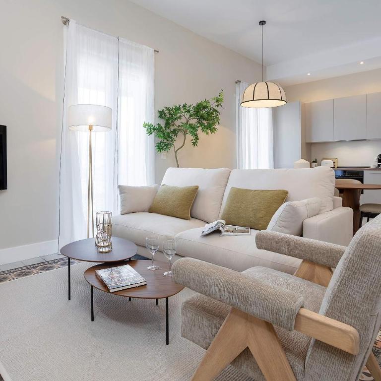 Genteel Home San Anton Granada - Three-Bedroom Apartment with Balcony - 4