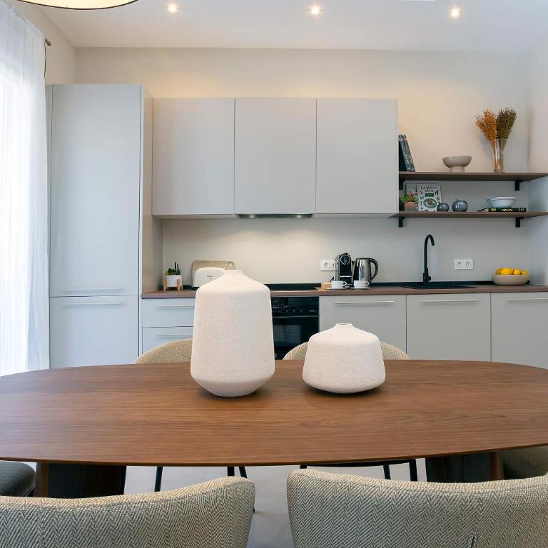 Genteel Home San Anton Granada - Three-Bedroom Apartment with Balcony - 8