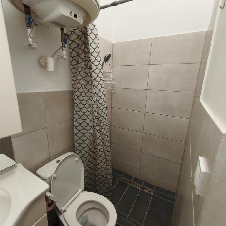 Suite privée avec Kitchenette, SDB et WC à Lyon 7 - Chambre Double avec Salle de Bains Privative - 4