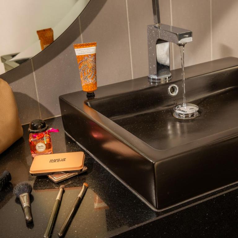 Hôtel Le Canberra - Suite Prestige - 6