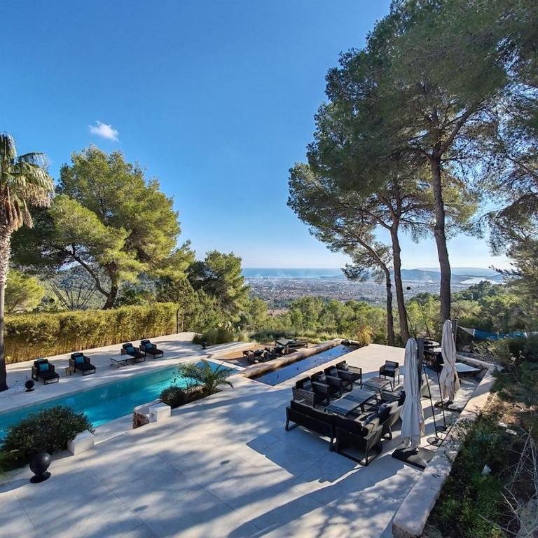 Modern Fully Renovated Villa with Panoramic Sea & Salinas Views - One-Bedroom Villa - 2