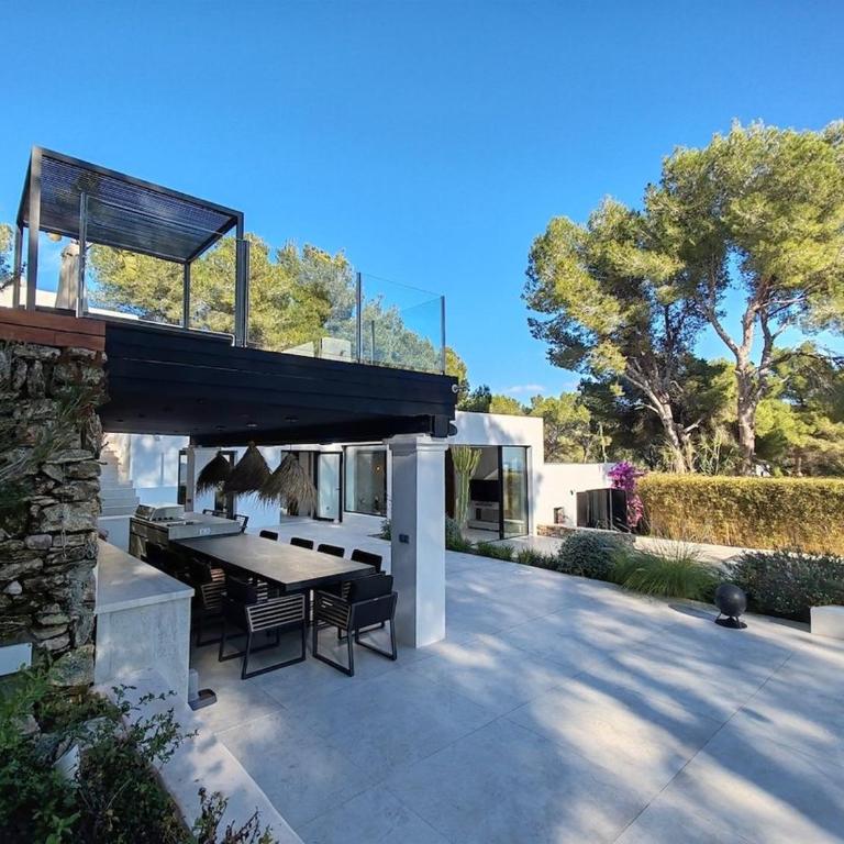 Modern Fully Renovated Villa with Panoramic Sea & Salinas Views - One-Bedroom Villa - 7