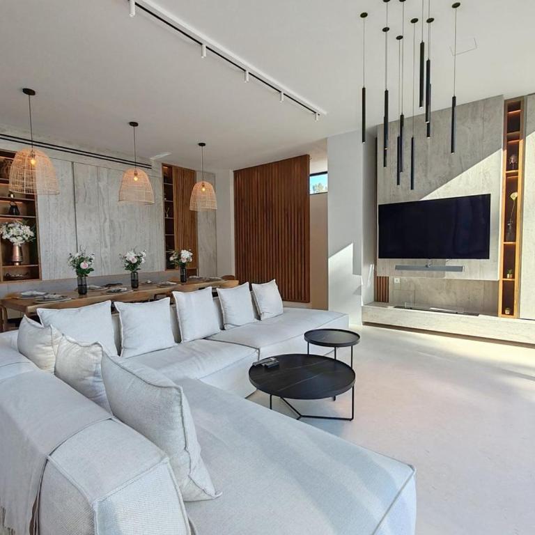 Modern Fully Renovated Villa with Panoramic Sea & Salinas Views - One-Bedroom Villa - 8