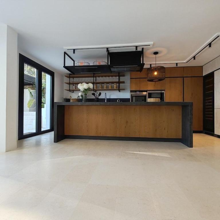 Modern Fully Renovated Villa with Panoramic Sea & Salinas Views - One-Bedroom Villa - 15