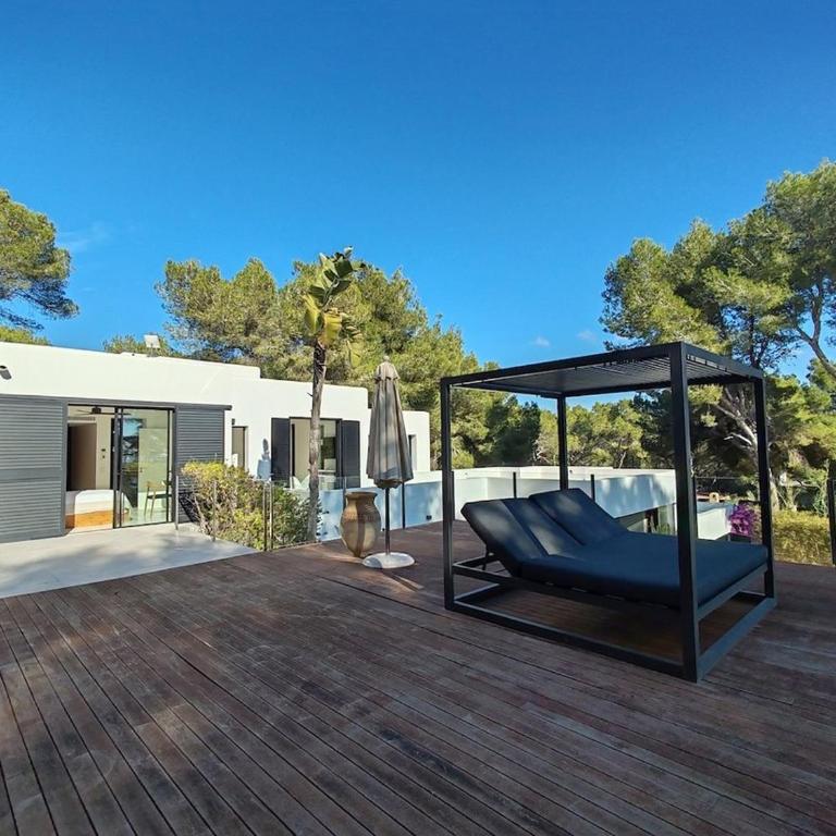 Modern Fully Renovated Villa with Panoramic Sea & Salinas Views - One-Bedroom Villa - 18