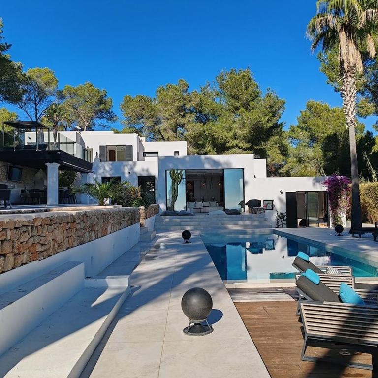Modern Fully Renovated Villa with Panoramic Sea & Salinas Views - One-Bedroom Villa - 21