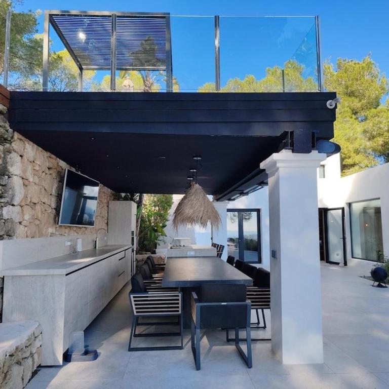 Modern Fully Renovated Villa with Panoramic Sea & Salinas Views - One-Bedroom Villa - 39