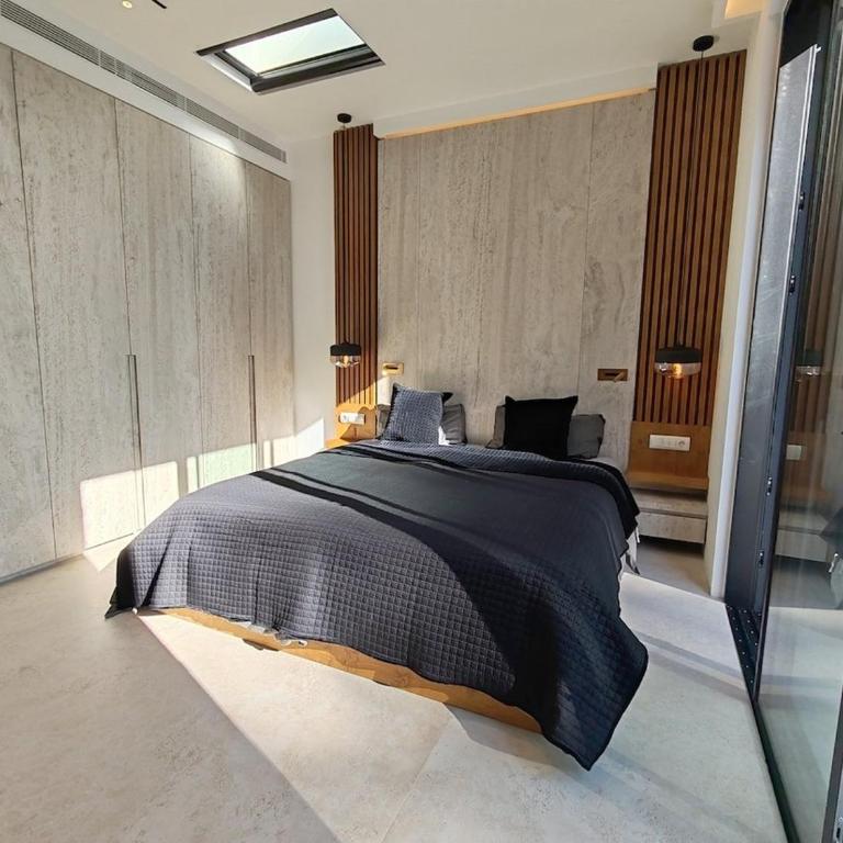 Modern Fully Renovated Villa with Panoramic Sea & Salinas Views - One-Bedroom Villa - 41