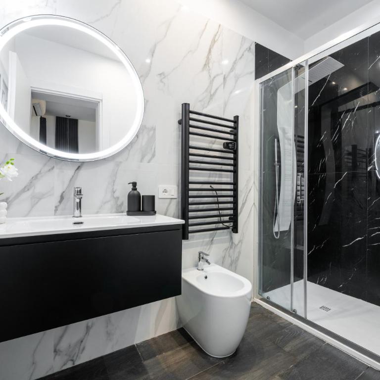 Black and White Apartment - Appartamento con doccia - 17