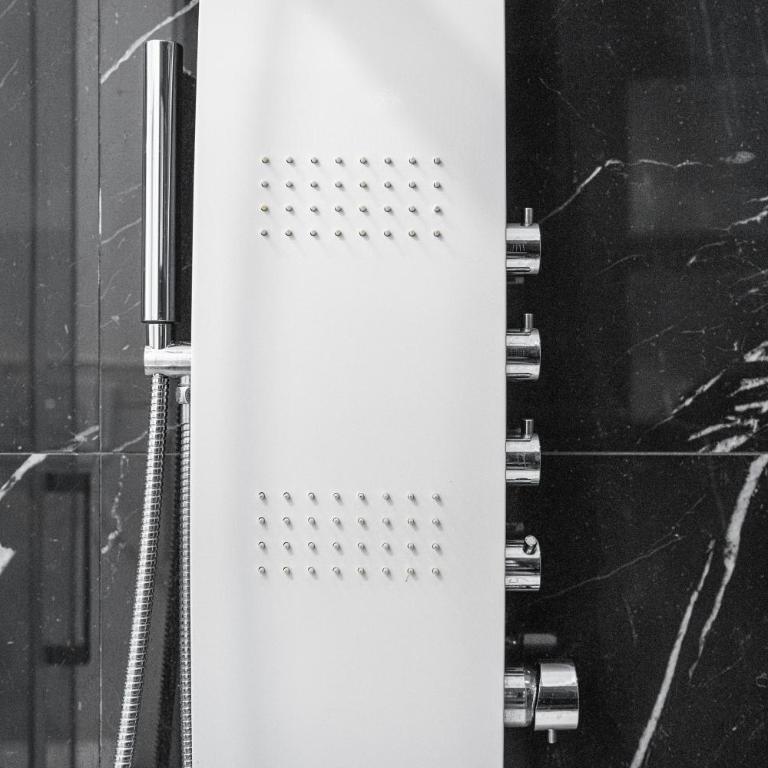 Black and White Apartment - Appartamento con doccia - 18
