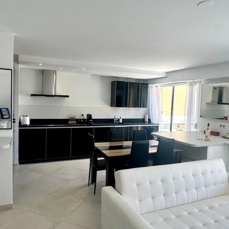 Appartement Luxe - 3 pièces avec vue mer, piscine et tennis - Appartement 2 Chambres - 17