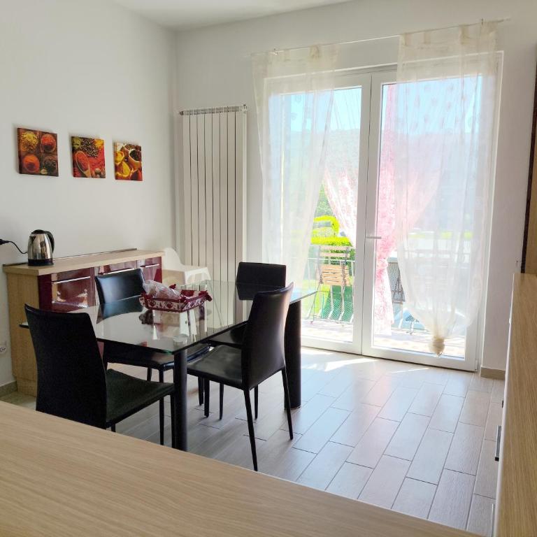 Casa GIAN - Appartamento con 2 Camere da Letto e Vista Giardino - 5