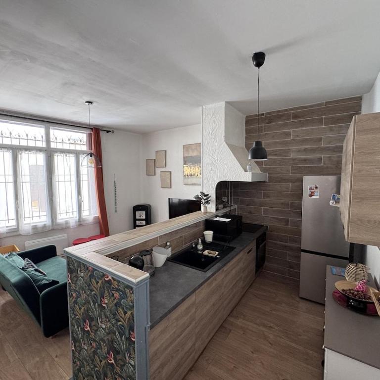 Two-bedroom apartment, downtown, parking, and private courtyard - Two-Bedroom Apartment - 5