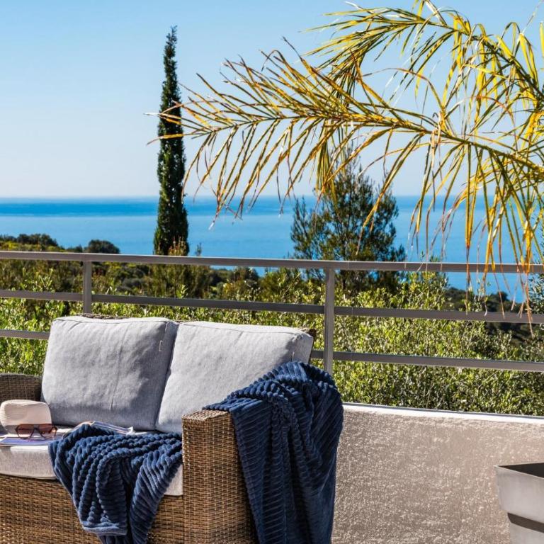 Sunny Seabreeze Villa, Eze, pool close to Monaco - Villa with Private Pool - 2